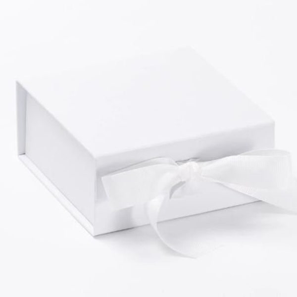 Small White Gift Box with ribbon, White Magnetic Wedding Favour Box, Jewellery Box, Luxury Bridesmaid gift box, Flower girl gift box