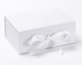 Luxury White Gift Box - Empty Bridesmaid Proposal Box - Luxury Wedding Gift Box - Gift Box for Her - Bridesmaid Gift - A5 / Medium Gift Box