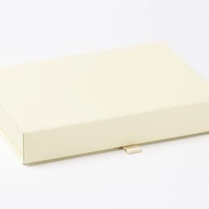 Medium A5 Elfenbensvit Magnetisk Presentask - Bröllopsdokumentask - Fotoask - Presentationsask - Bröllopspresentask