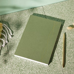 A5 bullet journal in green | 192 dotted pages | notepad | journal | gold foil | luxury | quality premium stationery | LSW London