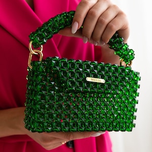 Grüne Luxushandtasche, Perlen-Clutch-Geldbeutel, Luxustasche, Abendtasche, Kleine grüne Handtasche, Elegante Abendtasche, Handgemachtes, stilvolles Accessoire.