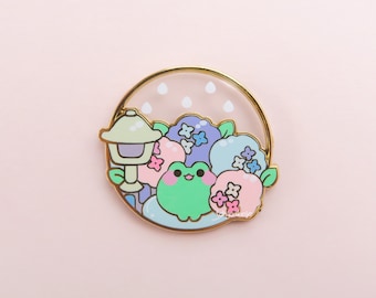 Japanese Enamel Pin, Cute Green Frog Pin, Aesthetic Kawaii Pin, Froggy Gold Plated Pin, Badge for Backpacks, Label Pin, Gift for Her