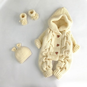 Set pagliaccetto e stivali per neonato Tuta lavorata a maglia per neonato Abbigliamento invernale per neonato Set neonato Set regalo per la nuova mamma Completo da portare a casa