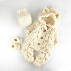 Set pagliaccetto e stivali per neonato Tuta lavorata a maglia per neonato Abbigliamento invernale per neonato Set neonato Set regalo per la nuova mamma Completo da portare a casa