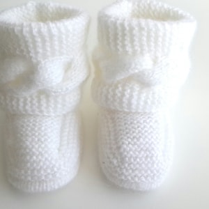 Weiße gestrickte Babyschuhe, Babyschuhe, jungen, Mädchen, Neugeborene Socken, Baby-Dusche, Geschenk für Baby