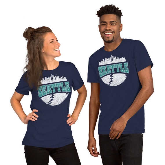Vintage Chicago Baseball Retro City Skyline Custom Graphic T-Shirt Vintage Chicago Baseball Retro City Skyline Custom Graphic T-Shirt