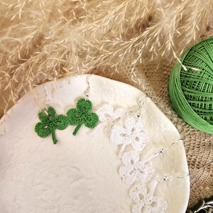 Klaver witgroene gehaakte oorbellen | Handgemaakt cadeau voor vrouwen | Lente | Accessoires voor St. Patrick's Day