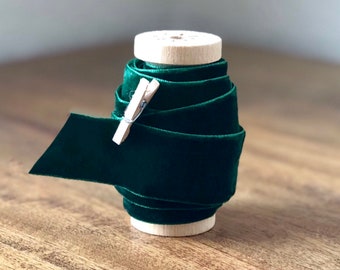 Dark Green Velvet Ribbon, 1-Inch Wide