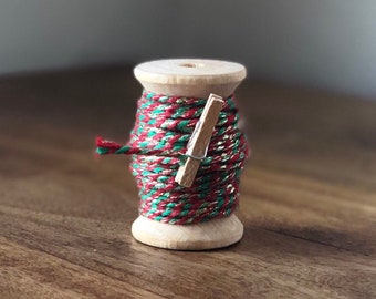 Spago glitterato rosso, verde e oro su bobina - 20 piedi