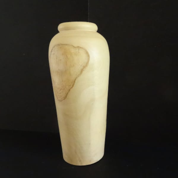 Vase en bois de buis fait main sur un tour à bois
