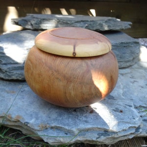 Boîte en bois de cade – Parfaite pour vos bonbons et petits gâteaux