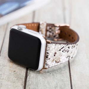 Pulseira de couro com estampa de cobra Apple Fitbit Watch para mulheres e homens - Pulseira de couro de grão integral premium para todas as séries Apple e Fitbit Watch