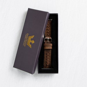 Mörkbrunt handgjort Apple Watch-armband i läder för kvinnor och män - Kompatibelt med alla Apple- och Fitbit Watch-serier - Modern design bild 8
