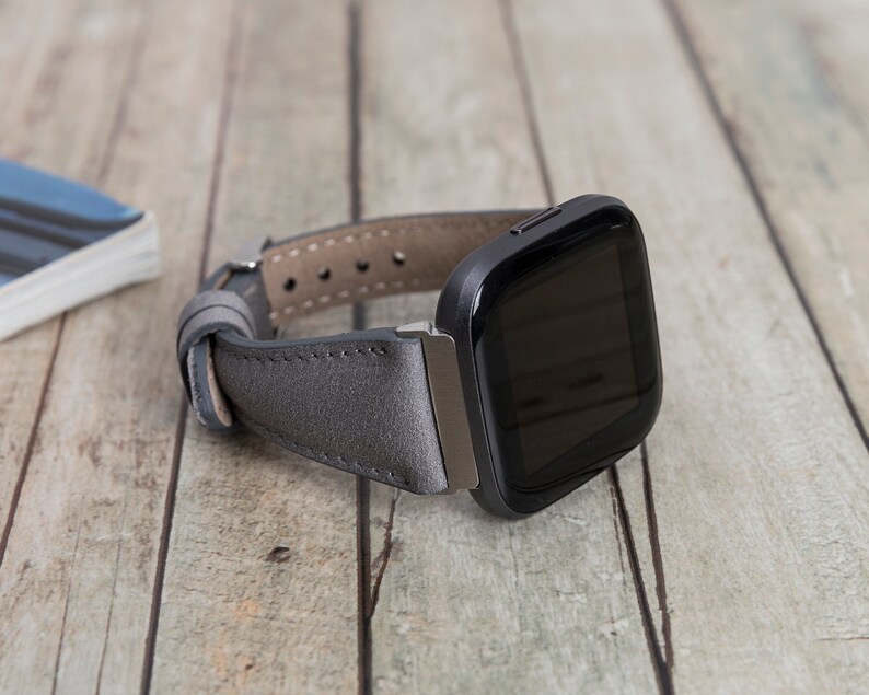 gray fitbit versa band