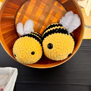 Hand made crochet Bumble bee, plushy bee, stuffed animal bee. Valentine’s Day bee
