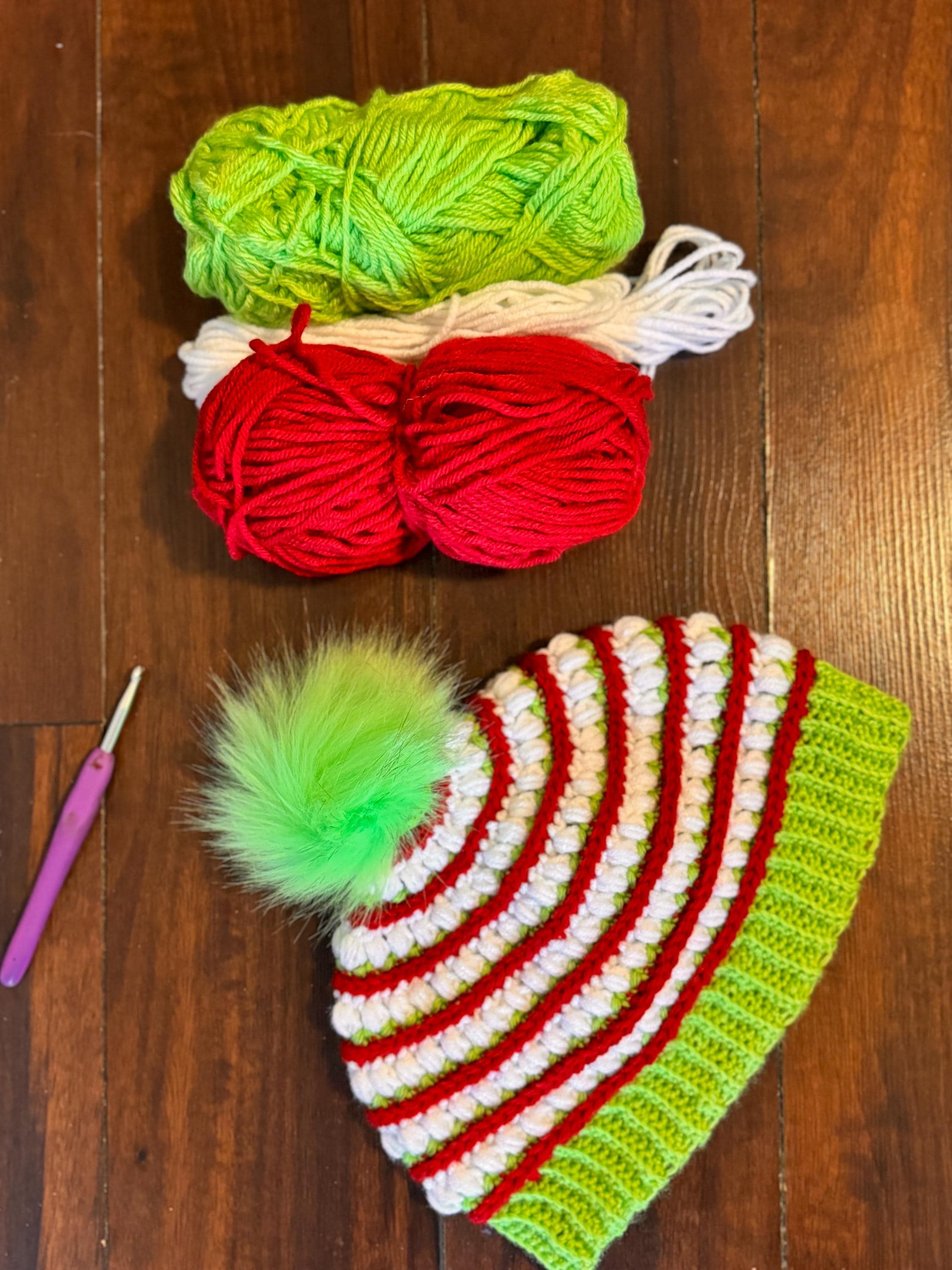 Grinch Tuque, Mean Green Beanie. Green Faux Fur Pompom - Etsy display picture 1