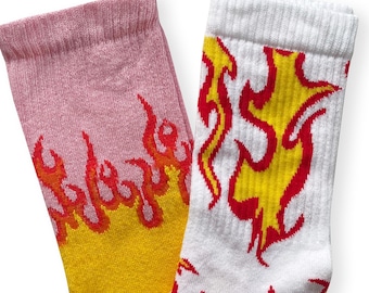 Chaussettes ras du cou en coton à motif flamme : chaussures rebelles de style streetwear