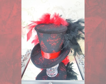 Red Damask Mini Mad Hatter Hat: Whimsical Cosplay Costume