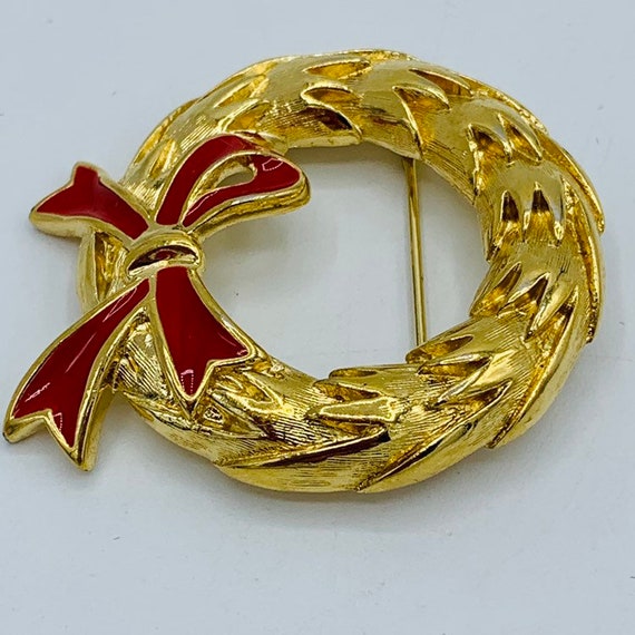 Trifari Christmas Wreath Gold Tone Brooch Red Ena… - image 4