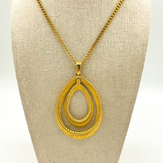 Trifari Teardrop Gold Pendant Dangle 1970s Chain … - image 2