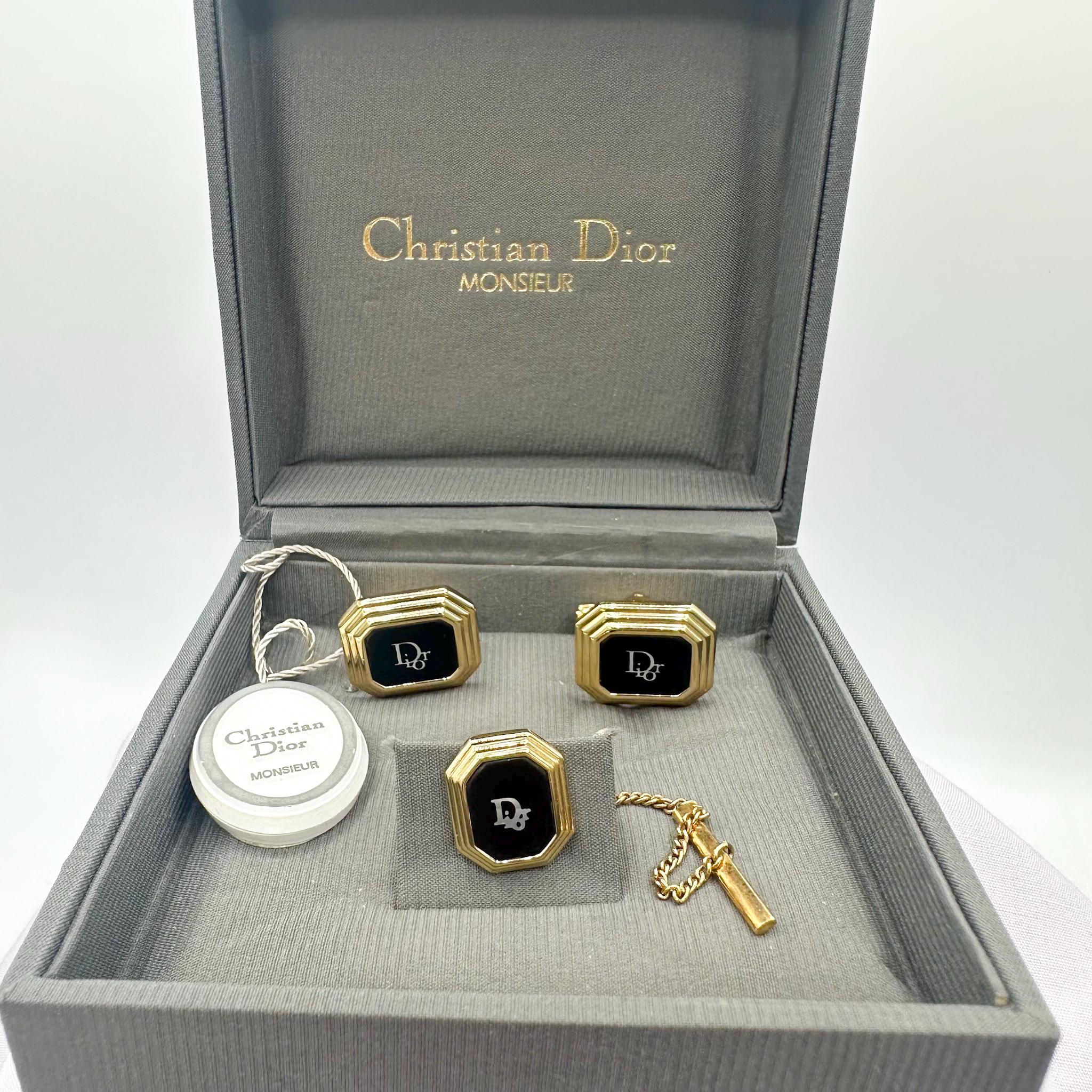 r*r様 【北M6011】Christian Dior ロゴ サークル ネックレ Christian Dior Monsieur Cufflinks Tie Tack Set: Gold Tone Black