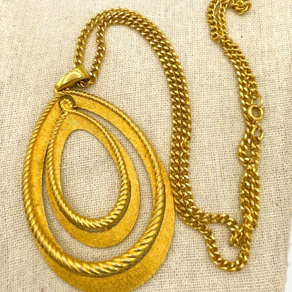 Trifari Teardrop Gold Pendant Dangle 1970s Chain … - image 6