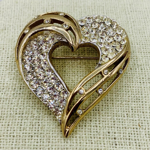 Weiss Heart Rhinestone Gold Tone Brooch Pave Clea… - image 4