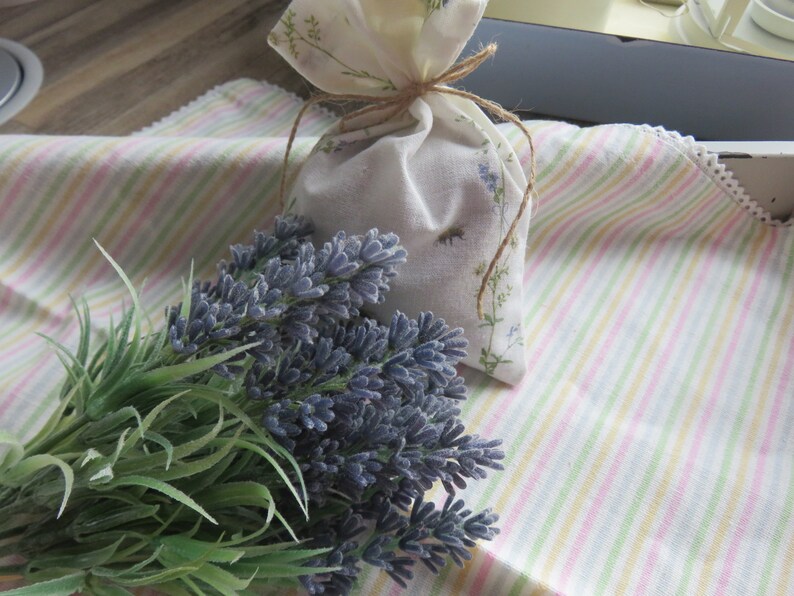 Lavendelsäckchen Duftsäckchen Lavendel genäht Bienen Imker Blumen Lavendel Säckchen KleineSeligkeiten Geburtstag Sommer Geschenk Säckchen Bild 4