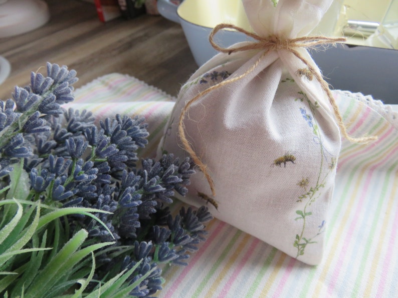 Lavendelsäckchen Duftsäckchen Lavendel genäht Bienen Imker Blumen Lavendel Säckchen KleineSeligkeiten Geburtstag Sommer Geschenk Säckchen Bild 7