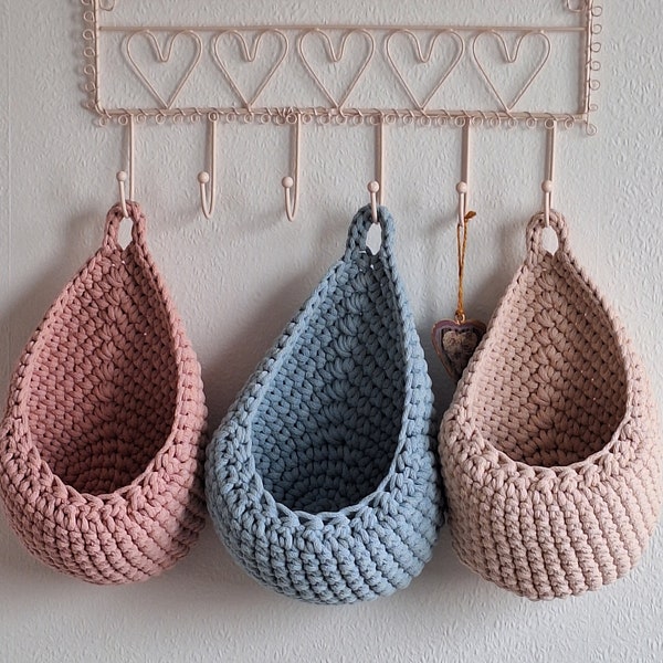 Hängekorb gehäkelt Utensilo Körbchen Basket Aufbewahrung rosa blau creme Ordnungshelfer kleineSeligkeiten Korb handmade nachhaltig schlicht