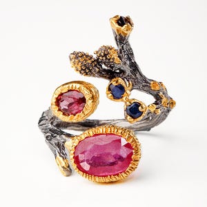 Pierścionek ze srebra próby 925 z rubinem, regulowana gałązka z kamieniem szlachetnym z okazji urodzin w lipcu, wyrazista biżuteria z kolorowym kamieniem szlachetnym