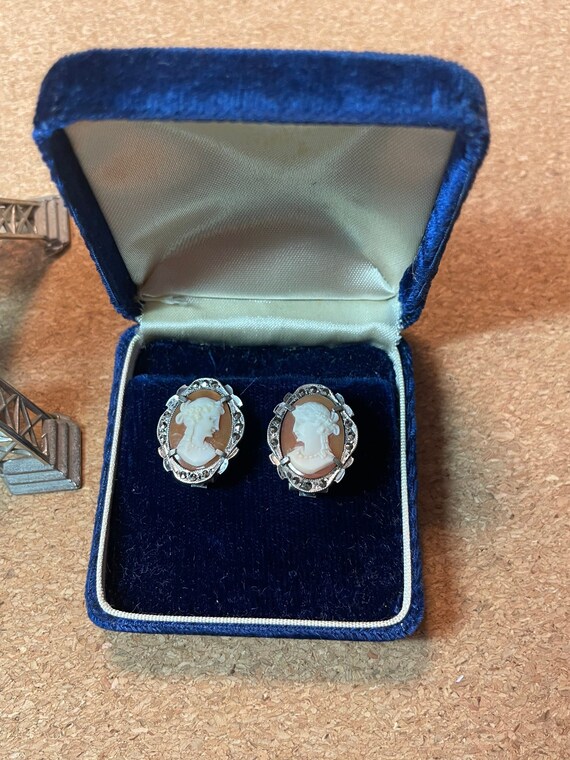 Pair of 800 silver cameo with marcassites clip on… - image 1