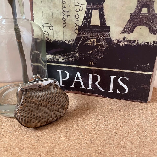 Snake skin coin purse, vintage, engagement ring holder, ring box, very tiny, vintage, real skin, rare found, great condition