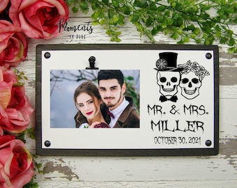 Gothic Wedding Gift Personalized Picture Frame Skeleton Couple Art Halloween Wedding Gift Skeleton Bride and Groom Sugar Skull Photo Frame