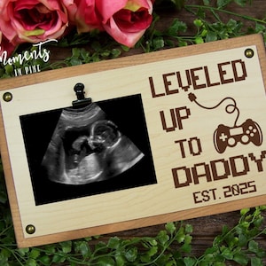 Leveled Up To Daddy Pregnancy Announcement to Husband, Dad Video Game Player Gamer Gift, Future Daddy Picture Frame, Daddy To Be Baby Reveal
