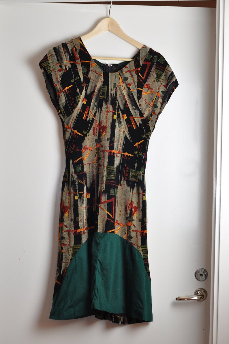 size S Vintage 70s retro bias cut loud pattern dress multicolor and green