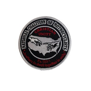 Könnte beinhalten: Ein runder Aufnäher mit der Aufschrift "NATIONAL COALITION OF MOTORCYCLISTS" und "CHRISTIAN UNITY". Das Design zeigt zwei sich berührende Hände mit dem Text "Ps. 133:1" und "brothers to dwell together in unity."