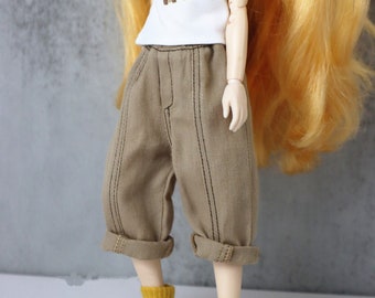 Flare pants for Blythe dolls, available in five different colors.