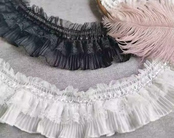 1 meter elastic lace pleated curtain with a black-and-white lace fabric