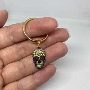 Skull keyring, skull keychain, uk seller, gothic keyring, goth keychain, halloween, stocking filler, secret santa