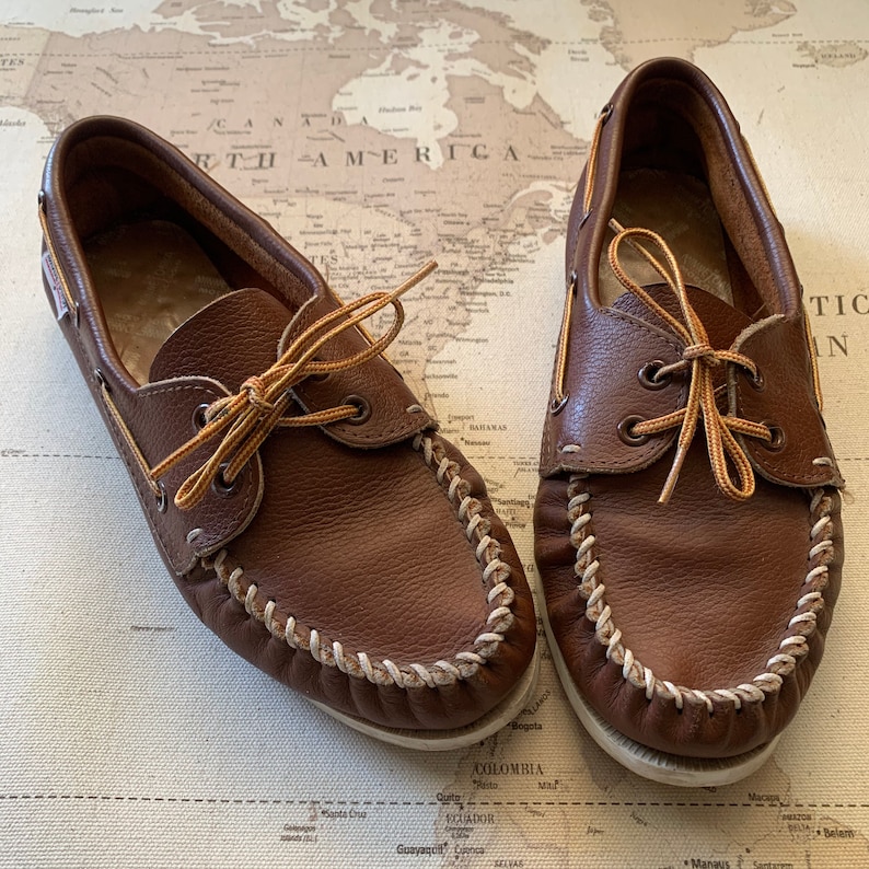 minnetonka moccasins 892