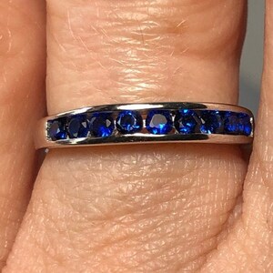 4 mm Natürliche Blauer Saphir Kanal SetHalf Eternity Ehering Stapelring