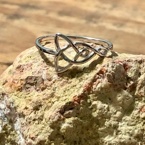 Celtic Symbol Motherhood Knot Ring / Mother's Day Gift/ Gift for Mom