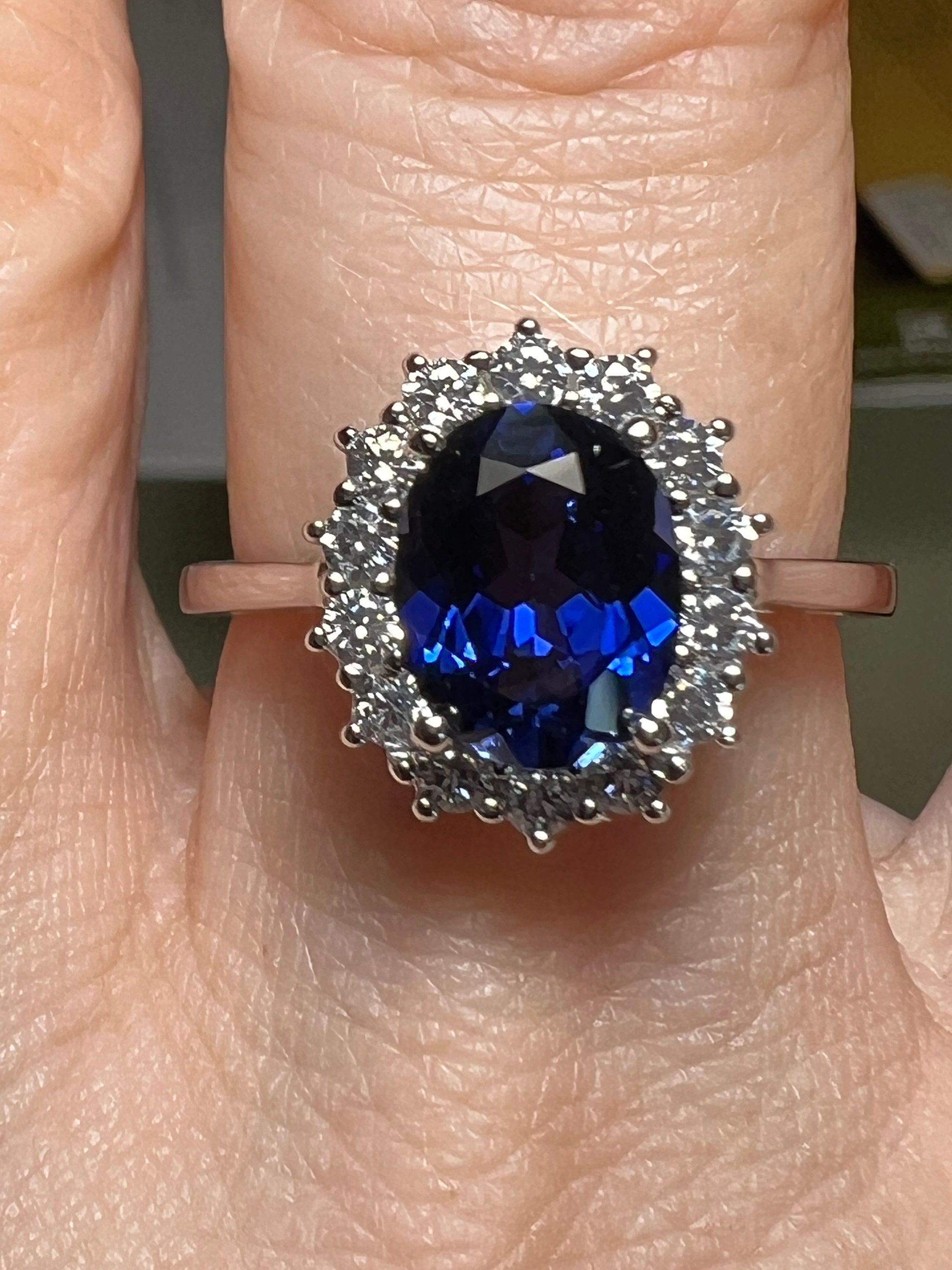 4CT オーバルカット ブルーサファイア ハロー リング - 9 月の誕生石リング - 記念日リング