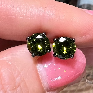 Natural Round Brilliant Cut Green Peridot Black Rhodium Stud Earrings - August Birthstone