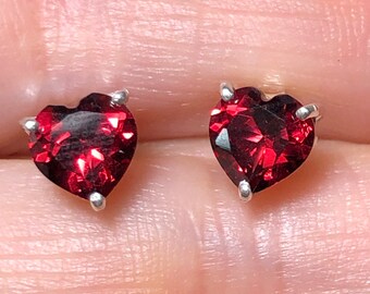 Rote Granat Herz geschnitten Ohrringe - Januar Birthstone Ohrringe