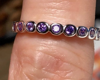 Natürliche lila Amethyst Lünette Set Voll Eternity Ehering Ring