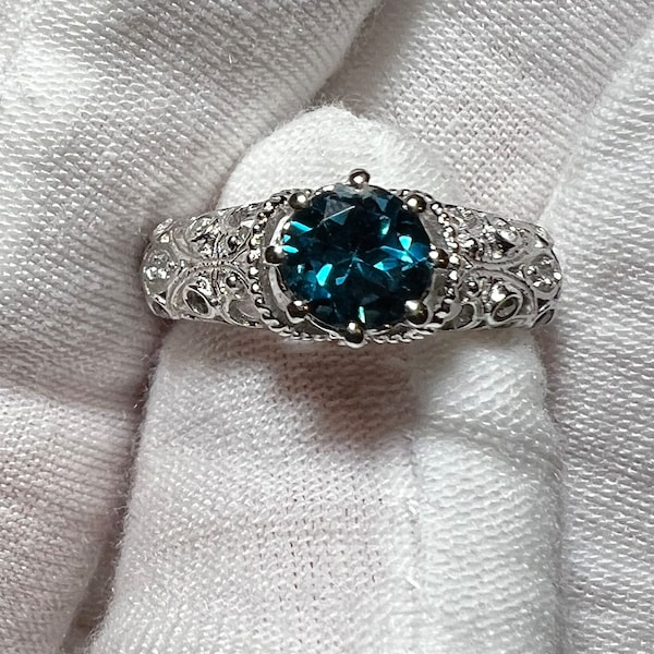 A Vintage Style 1CT Natural London Blue Topaz Engagement Ring