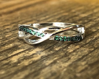 Celtic Green Emerald Arc & Wave Wedding Band Ring