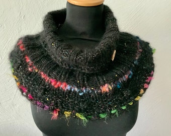 Hand-knitted collar "Holla"